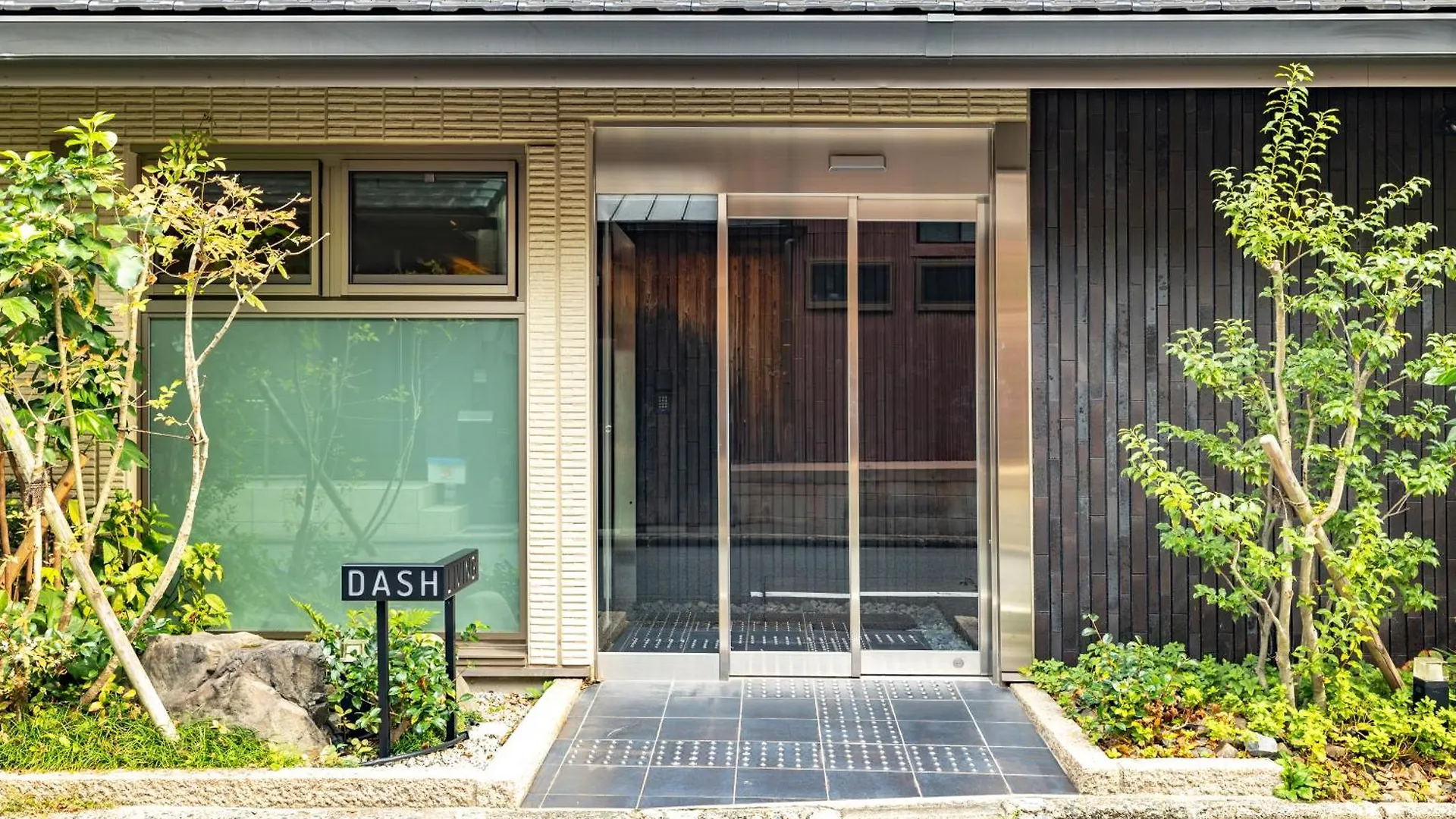 Dash Living Gojo Kyoto 2*,  Japan