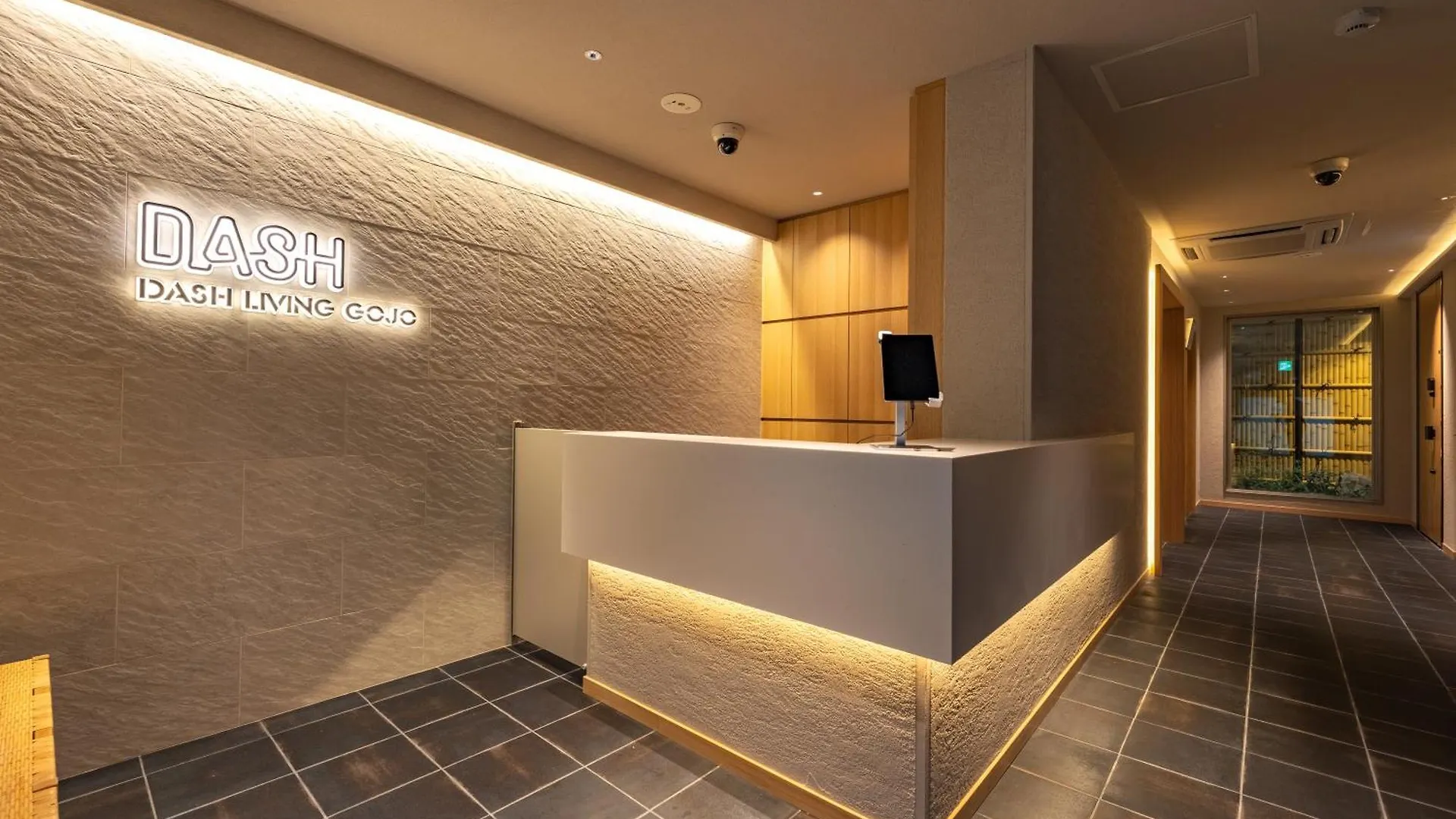 Dash Living Gojo Kyōto 2*,